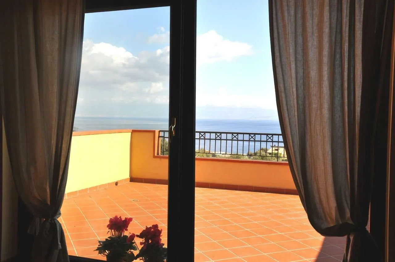 Villa Gemma Di Mare Santa Teresa Di Riva 0*,